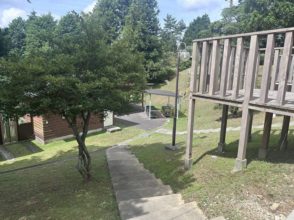 青山高原保健休養地キャンプ場のバンガロー水回りスペース